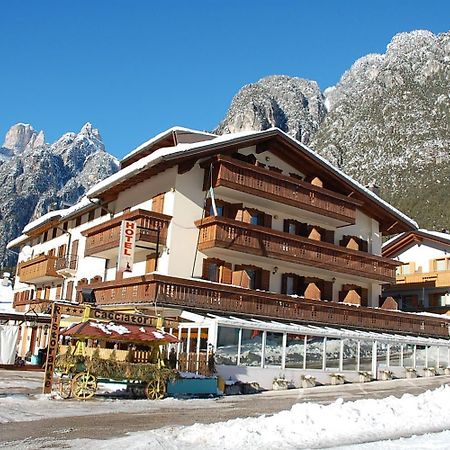 Albergo Ristorante Cacciatori Auronzo di Cadore Bagian luar foto