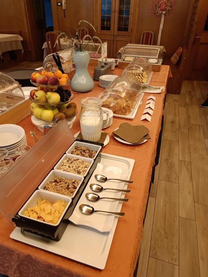 Albergo Ristorante Cacciatori Auronzo di Cadore Bagian luar foto