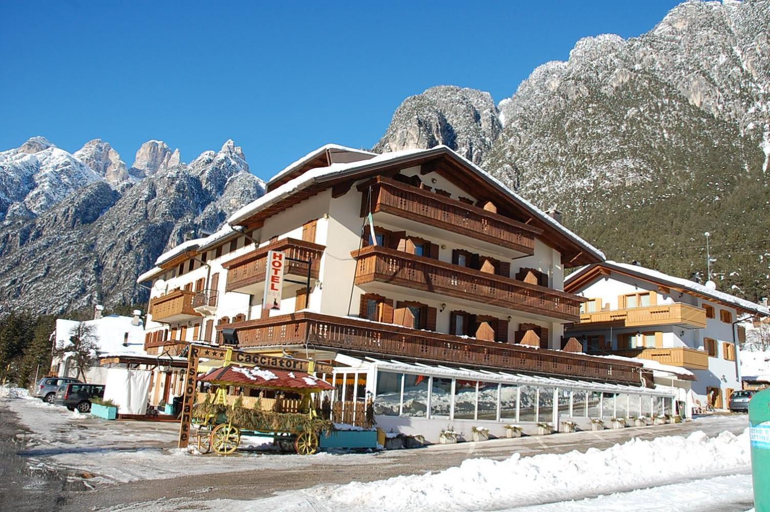 Albergo Ristorante Cacciatori Auronzo di Cadore Bagian luar foto