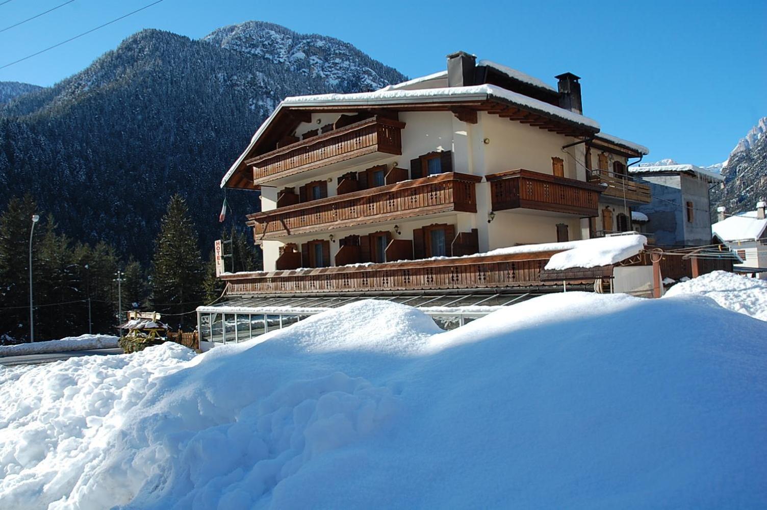 Albergo Ristorante Cacciatori Auronzo di Cadore Bagian luar foto