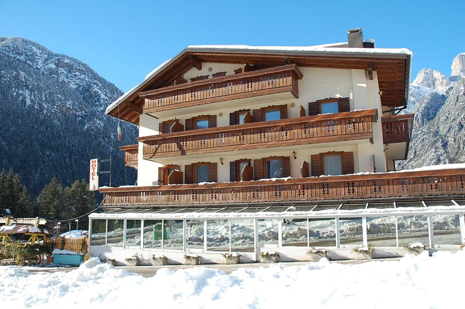 Albergo Ristorante Cacciatori Auronzo di Cadore Bagian luar foto