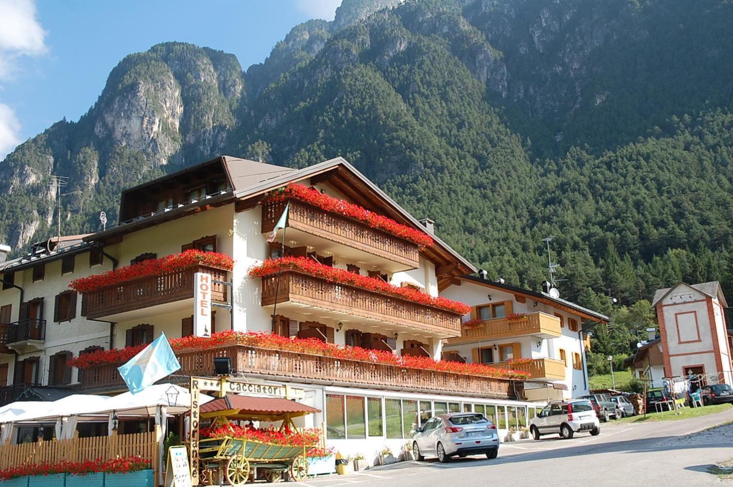 Albergo Ristorante Cacciatori Auronzo di Cadore Bagian luar foto