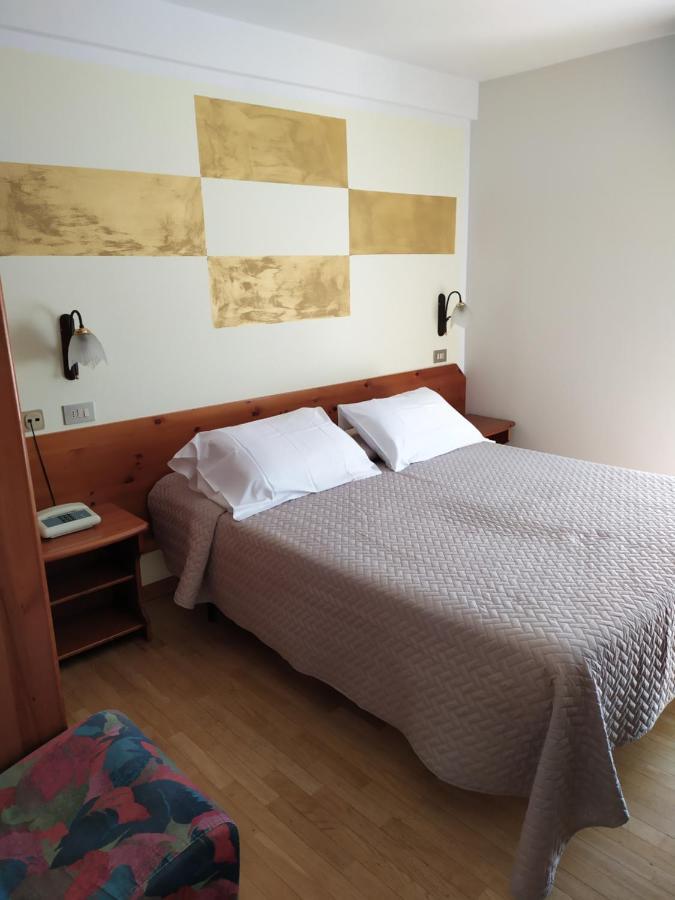 Albergo Ristorante Cacciatori Auronzo di Cadore Bagian luar foto